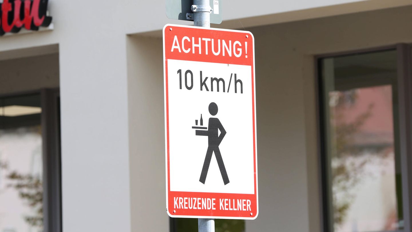 Verkehrsschild Schild Kellner