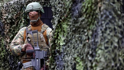 Um das neue Wehrpflichtmodell herrscht Verwirrung – es soll verpflichtend, aber auch freiwillig sein (Symbolbild)