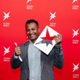 Thumilan Selvakumaran erhält den Preis für "Polizeibeamte im Blindflug", erschienen in der "Südwest Presse" (hier kostenpflichtig abrufbar).