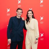 stern-Chefredakteur Gregor Peter Schmitz mit Moderatorin Pinar Atalay auf dem roten Teppich