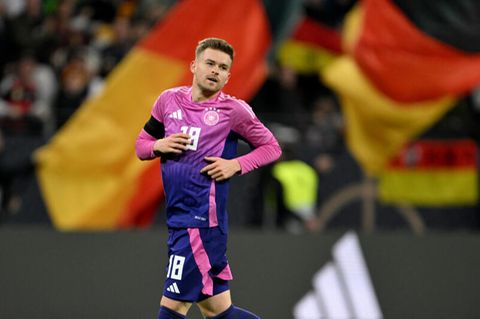 EM: Maximilian Mittelstädt im pinken Auswärtstrikot