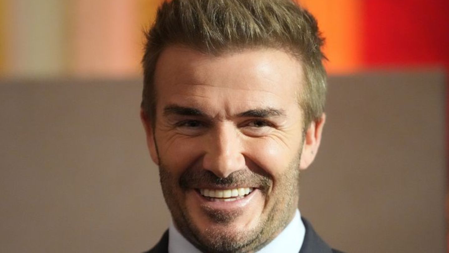 Former football star: David Beckham: After documentary, anonymous apology on car