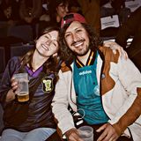 Das Spiel selbst ging bekanntlich mit 5:1 sehr deutlich zu Gunsten Deutschlands aus. Der Stimmung dieser beiden – in die Trikots der verschiedenen Teams gekleideten – Zuschauer tat das keinen Abbruch.