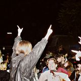 Unbändiger Jubel, Freude und Ausgelassenheit nach dem Sieg der DFB-Elf. In ganz Berlin – und nicht nur dort – dürften die Fangesänge noch bis tief in die nacht hörbar gewesen sein.