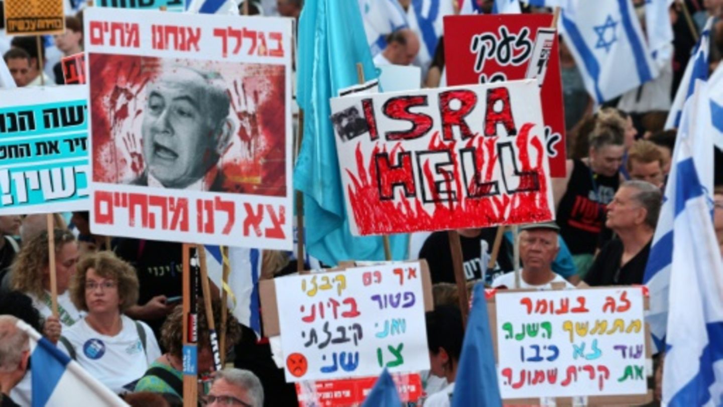 Erneut Proteste gegen Netanjahu - Trauer um acht im Gazastreifen getötete Soldaten