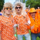 Die Stimmung der niederländischen Fans ist vorm ersten EM-Spiel gegen Polen ausgelassen 