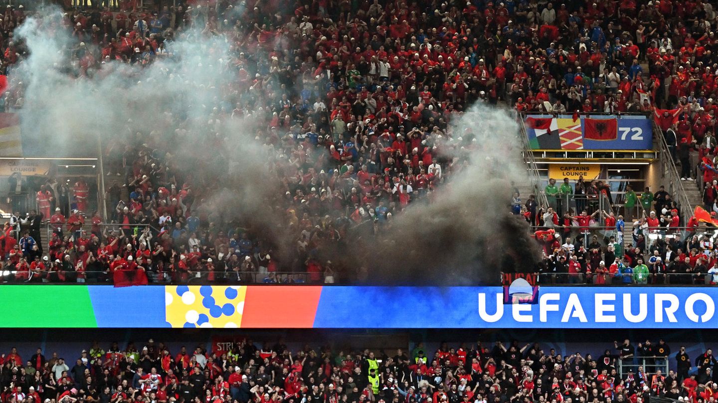 EM 2024 kompakt: Rauchbombe, Flitzer, verbotene Flaggen: Uefa ermittelt gegen Albanien