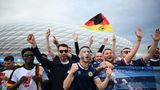 Rund 21 Millionen Euro lässt sich München die EM 2024 nach Angaben eines Pressesprechers kosten. Am teuersten seien die Sicherheit (8 Millionen Euro), die Fanzone (5 Millionen Euro) sowie die Durchführung der Veranstaltung (4,8 Millionen Euro). In der Allianz-Arena "wurden lediglich Steh- in Sitzplätze umgewandelt. Dementsprechend halten sich die Beträge hier in Grenzen."