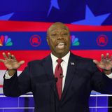 Er ist der wohl prominenteste schwarze Republikaner des Landes: Seit Tim Scott, Senator aus South Carolina, aus dem Rennen um die Präsidentschaftskandidatur ausgestiegen ist, wird er als vielversprechender Kandidat für das Vize-Amt gehandelt. "Ich liebe dich einfach", begrüßte er Trump zu dessen Siegesrede bei den Vorwahlen in New Hampshire und rührte fleißig die Werbetrommel: "Wir brauchen Donald Trump."  Pro: Umgekehrt weiß auch Trump um Scotts zahlreiche Vorzüge: Als einziger schwarzer Senator der Republikaner ist er Parteiliebling, gilt als einer der erfolgreichsten konservativen Spendensammler und könnte als strenggläubiger Christ Trumps Beliebtheit unter den Evangelikalen steigern. "Sie sind ein viel besserer Kandidat für mich, als Sie es für sich selbst waren", bringt es Trump auf den Punkt.  Contra: Das größte Manko: seine fehlende Präsenz in Debatten. Scotts Unfähigkeit, in drei Vorwahldebatten für denkwürdige Momente zu sorgen, könnte für ein mögliches Aufeinandertreffen mit Vizepräsidentin Kamala Harris nichts Gutes verheißen.