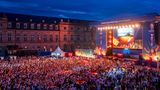 "Für ihre Rolle als Host City der UEFA EURO 2024 stellt die Landeshauptstadt für die Ausrichtung der Spiele in Stuttgart und verschiedensten begleitenden Events über sechs Wochen rund 38,4 Millionen Euro zur Verfügung", schreibt ein Pressesprecher der Stadt. Aus der genauen Aufschlüsselung wird ersichtlich: Das Projektmanagement hat fast 8,5 Millionen Euro gekostet, die Fanzone schlägt mit fast 5,4 Millionen Euro zu Buche. Für die Sicherheit gibt Stuttgart mehr als 3,2 Millionen Euro aus.  Die Sanierung des Stadions hat 139,5 Millionen Euro gekostet. "Davon trägt der VfB Stuttgart als Pächter und Hauptnutzer 61 Millionen Euro", so der Pressesprecher. Er verweist aber auch auf die Einnahmen der Stadt durch die EM, die sich allerdings zum jetzigen Zeitpunkt "nicht seriös beziffern" lassen.