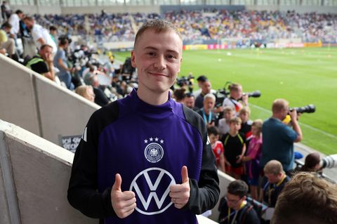 EM 2024: Youtuber Marvin Wildhage beim öffentlichen Training der DFB-Auswahl in Jena