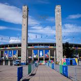 Für die Durchführung der Euro 2024 hat der Berliner Senat insgesamt 83,7 Millionen Euro bereitgestellt. Eine Pressesprecherin betont aber, dass davon den Gesamtausgaben etwa 70 bis 75 Millionen Euro in Berlin bleiben – mehr als ein Drittel etwa als Investitionen in das Olympiastadion Berlin und den Olympiapark.