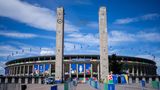 Für die Durchführung der Euro 2024 hat der Berliner Senat insgesamt 83,7 Millionen Euro bereitgestellt. Eine Pressesprecherin betont aber, dass davon den Gesamtausgaben etwa 70 bis 75 Millionen Euro in Berlin bleiben – mehr als ein Drittel etwa als Investitionen in das Olympiastadion Berlin und den Olympiapark.