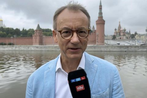 "Es geht vor allem um Waffen" – Russland-Experte schätzt Putins Treffen mit Kim Jong Un ein