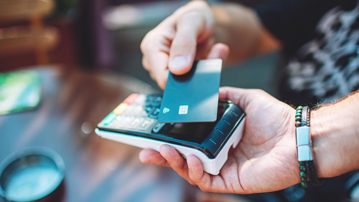 NFC-Technologie: Kontaktlos bezahlen per Kreditkarte – ist das wirklich sicher?