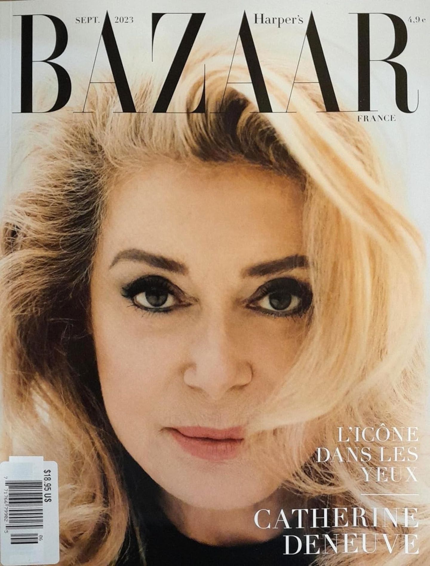 Catherine Deneuve auf dem Titel der französischen "Harper's Bazaar"