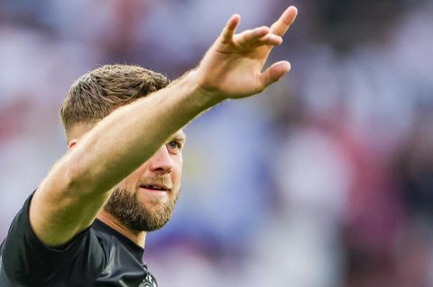 Deutschlands Spieler Niclas Füllkrug winkt