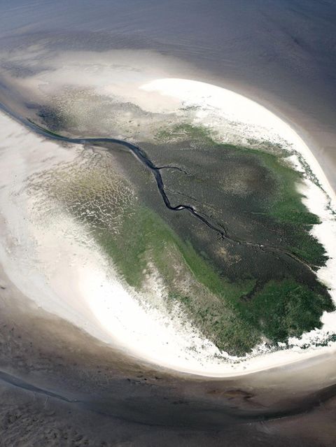 Eine winzige Insel in der Nordsee aus der Luft aufgenommen