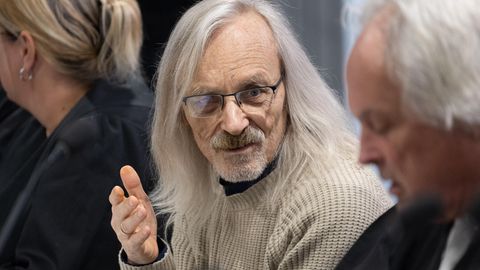 Maximilian Eder steht seit dem 21.05.2024 vor dem Oberlandesgericht Frankfurt. Ihm wird die Mitgliedschaft in einer terroristischen Vereinigung vorgeworfen. 