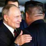 Kim und Putin umarmen sich