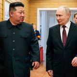 Am Ende des Besuchs dürfte mehr als nur ein tiefer Blick zwischen den Staatenlenkern stehen. Nordkorea wird vorgeworfen, Russland heimlich mit Waffen für den Ukrainekrieg zu beliefern. Die Fortsetzung dieser militärischen Unterstützung ist mutmaßlich ein zentrales Thema bei Putins Besuch in Pjöngjang