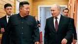 Am Ende des Besuchs dürfte mehr als nur ein tiefer Blick zwischen den Staatenlenkern stehen. Nordkorea wird vorgeworfen, Russland heimlich mit Waffen für den Ukrainekrieg zu beliefern. Die Fortsetzung dieser militärischen Unterstützung ist mutmaßlich ein zentrales Thema bei Putins Besuch in Pjöngjang