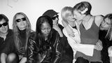 Naomi Campbell und Models bei einer Party