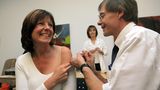 Von ihrer Erfahrung als Gesundheitsministerin dürfte sie beim Management der Corona-Pandemie später profitiert haben. Dieses Foto zeigt sie bei einer Aktion zur saisonalen Grippeimpfung 2008