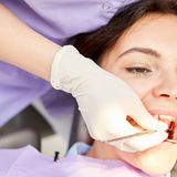 Beim Zahnarzt: Zahnärztliche Vorsorgeuntersuchung 