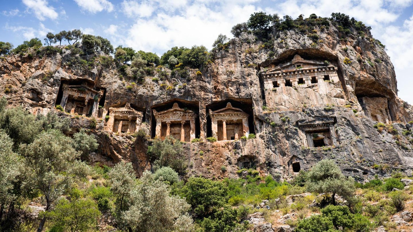 Türkische Riviera: Felsengräber in Dalyan