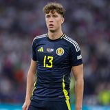 Jack Hendry auf dem Spielfeld