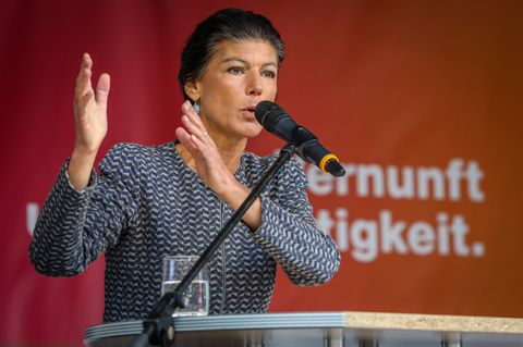 Wagenknecht am Rednerpult
