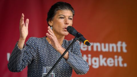 Wagenknecht am Rednerpult