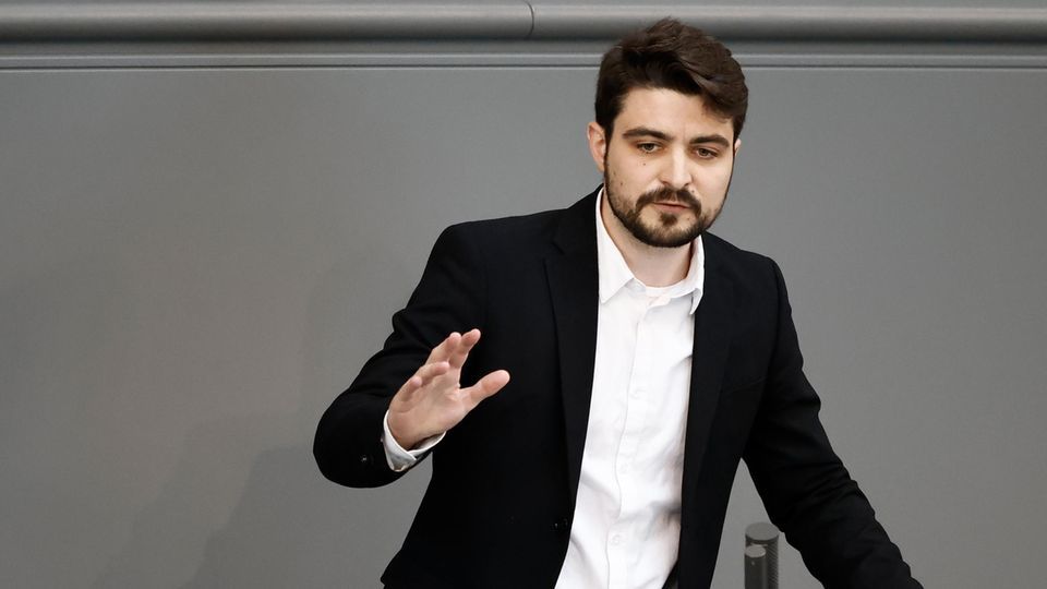 "Sind an einem Scheideweg": Jan Dieren, 32, ist Bundestagsabgeordneter aus Nordrhein-Westfalen (Wahlkreis Krefeld II – Wesel II) und Vorstandsmitglied der SPD-Parteilinken "DL21" Jan Dieren, 32, ist Bundestagsabgeordneter aus Nordrhein-Westfalen (Wahlkreis Krefeld II – Wesel II) und Vorstandsmitglied der SPD-Parteilinken "DL21"