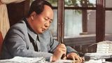 Mao Tse-tung an seinem Schreibtisch