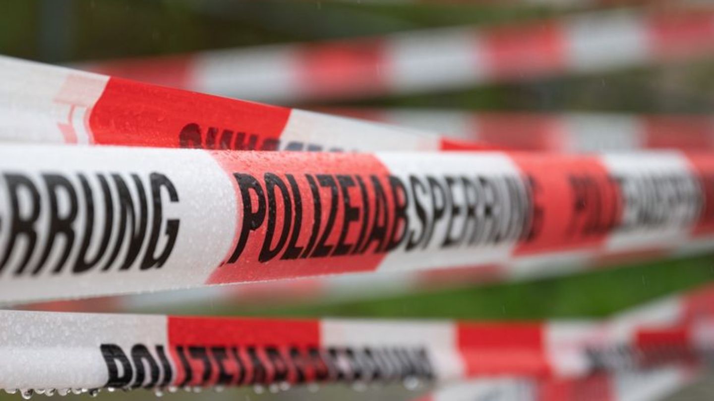 Notfall: Totes Ehepaar in Auto im Rhein: Hintergründe noch unklar