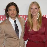 Gwyneth Paltrow: "Es ist wirklich hart!"  Die Schauspielerin und ihr Mann, der Produzent Brad Falchuk, haben ein sehr spezielles Schlaf-Arrangement getroffen – der Kinder wegen. Als die beiden 2018 heirateten, brachten sie jeweils zwei Kinder, die heute im Teenageralter sind, mit in die Ehe. In einem Podcast mit der Sängerin Katy Perry scherzte die 51-Jährige: "Es ist belastend für die Beziehung. Ich habe mir alle Datensätze über Eltern mit jungen Kindern angeschaut … es ruiniert die Beziehung. Es ist wirklich hart!"