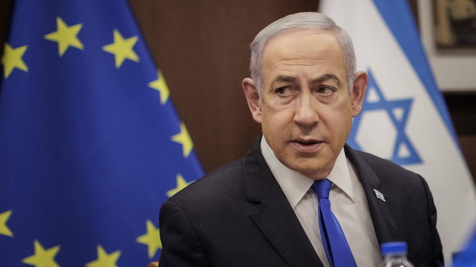 Netanjahu vor einer Europa-Fahne