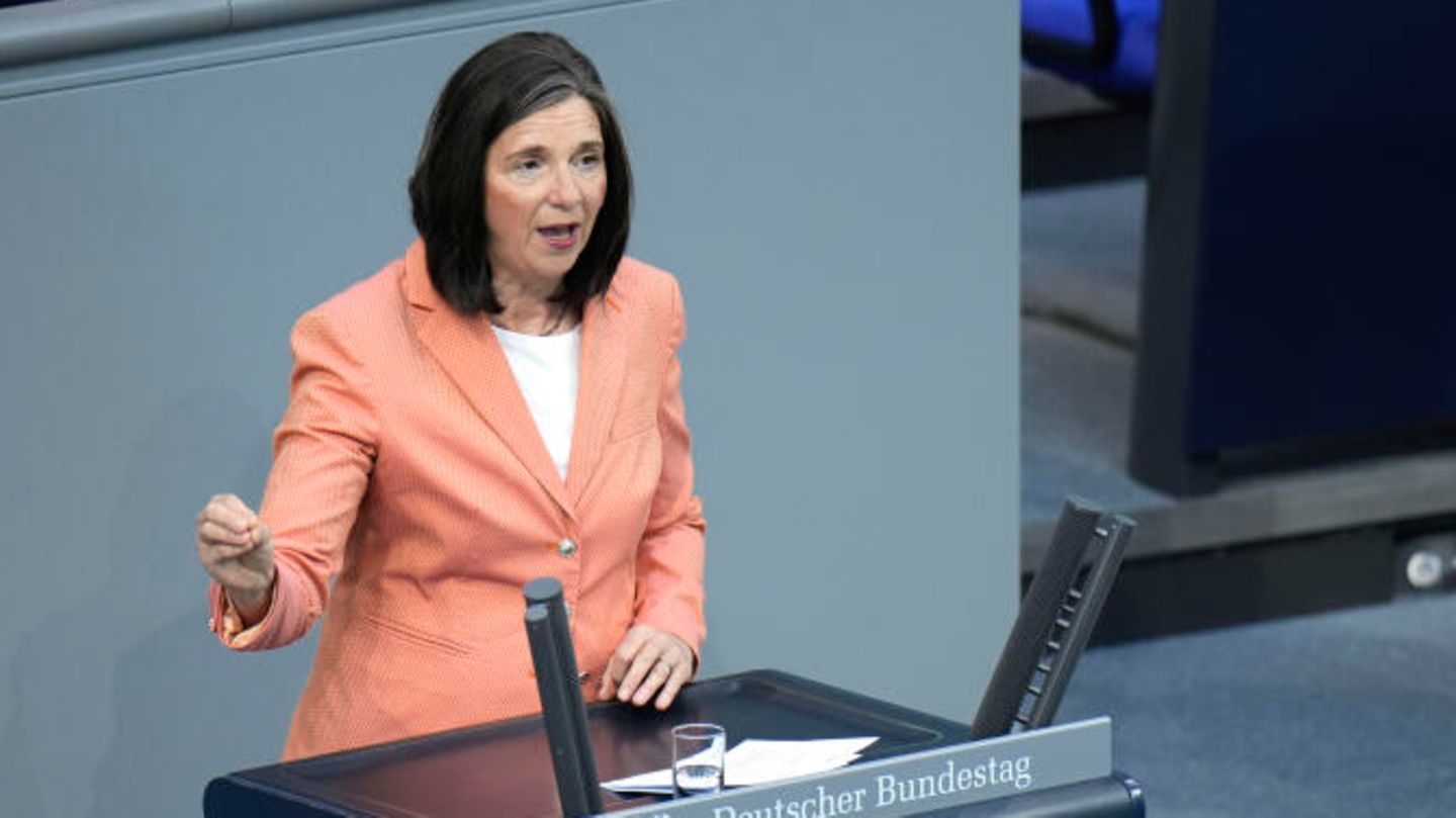 Göring-Eckardt embarrassed herself with the “White Players” post (Opinion)