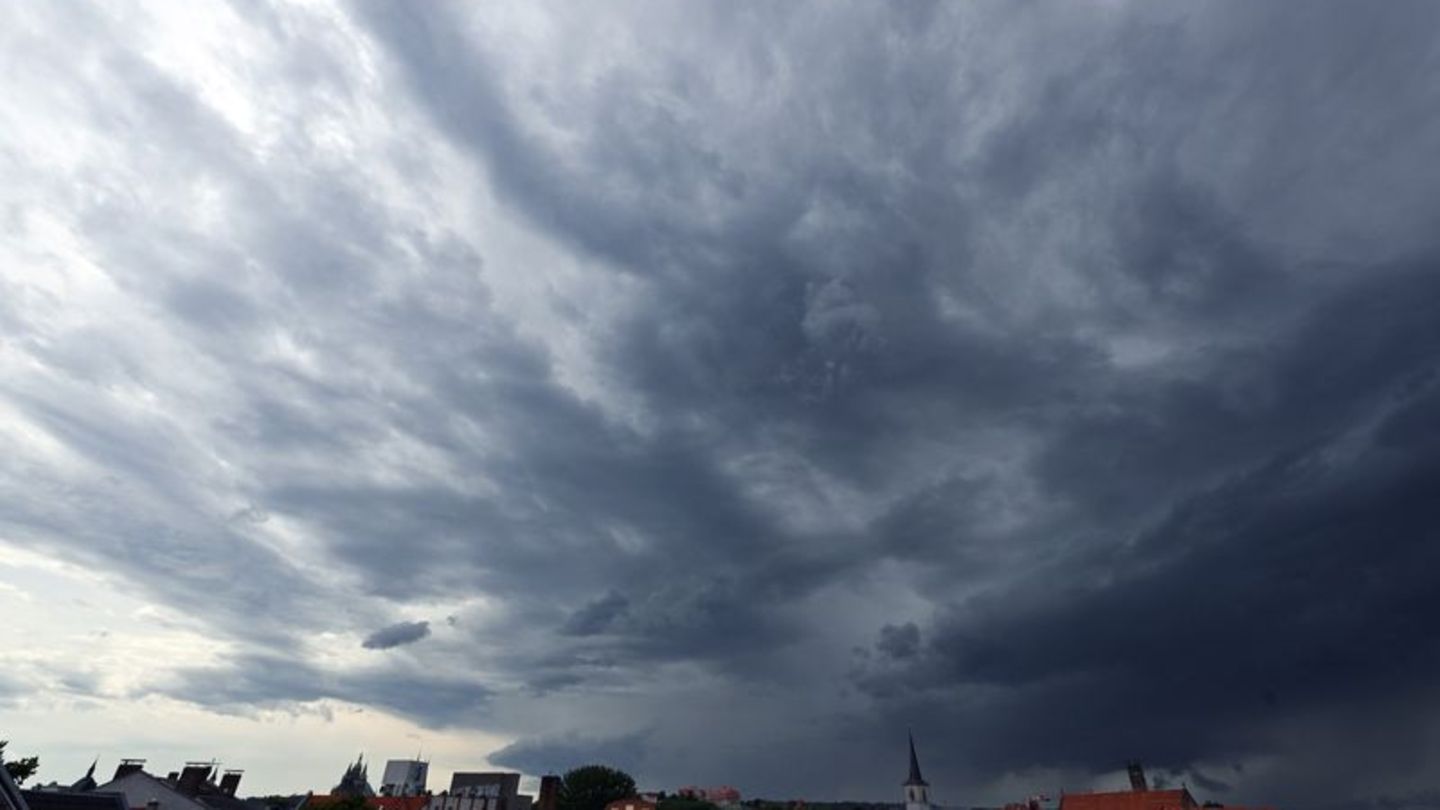 Wetter: Gewitter in Thüringen - Unwettergefahr im Süden und Osten