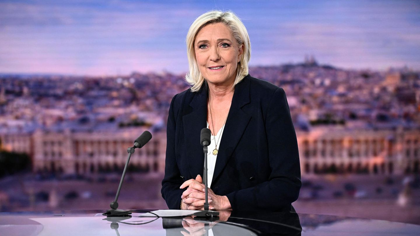Marine Le Pen promises billions: Where is France heading?
