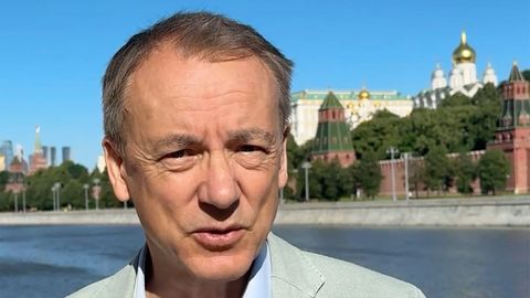 Überholung bei Blohm+Voss: Nach Aufenthalt in Hamburg: Putins Privatyacht "Graceful" nimmt schnellsten Kurs auf Kaliningrad