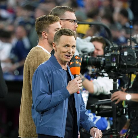 ZDF-Moderator Jochen Breyer äußerte sich zur "Spielermaterial"-Debatte