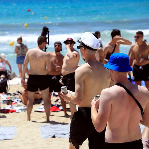 Touristen am Strand von S'Arenal