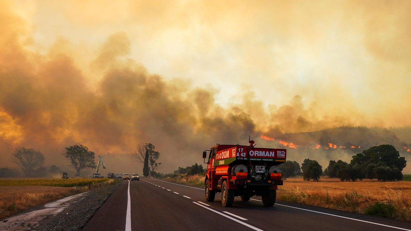 Hitze und Trockenheit: Mindestens elf Tote und viele Verletzte bei Buschfeuer in der Türkei