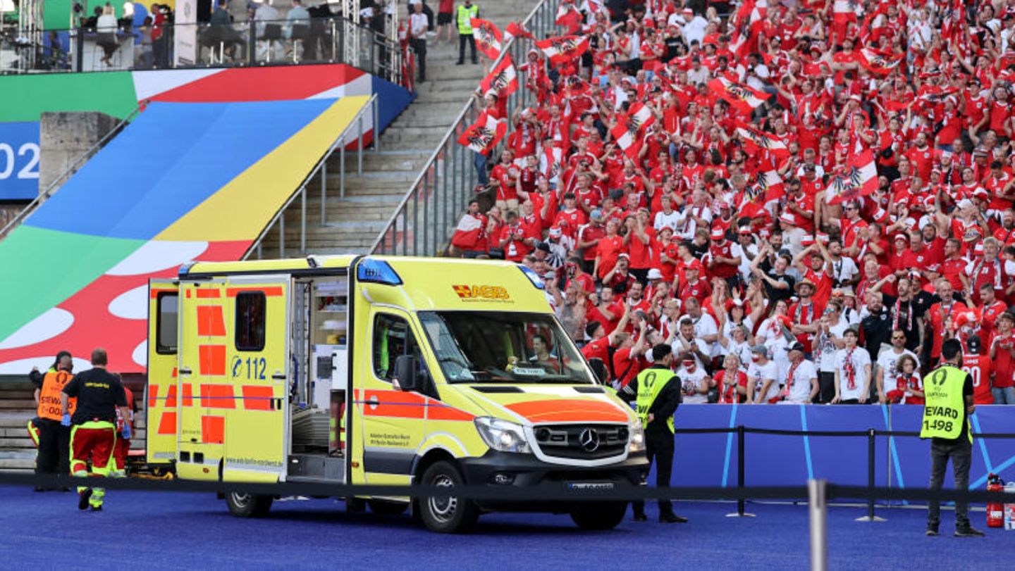 EM 2024: Polnischer Fan verletzt sich bei Tribünensturz schwer