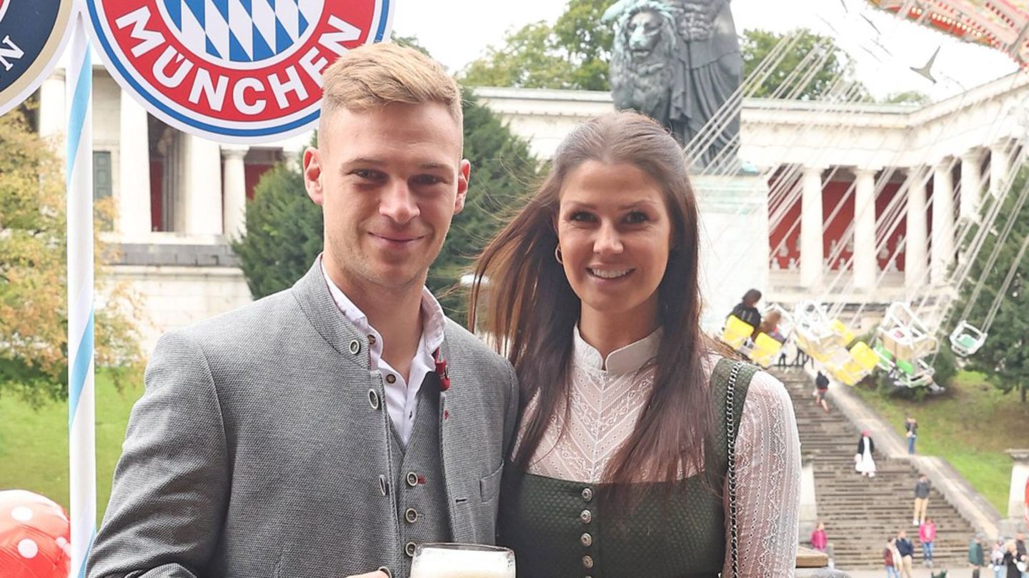 Joshua und Lina Kimmich (hier beim Oktoberfest in München) sind seit 2022 verheiratet und vierfache Eltern.