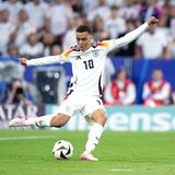 Knüpfte zunächst nahtlos an seine bisherigen Leistungen an, als er umgehend nach Anpfiff einen Sprint durch das Mittelfeld ansetzte. Den einen oder anderen Tiefenlauf versuchte er noch und hatte nach der Pause eine gute Torchance. In Erinnerung wird jedoch bleiben, dass das Supertalent den Ballverlust vor dem Gegentor produzierte. Wurde in der 75. Minute durch Füllkrug ersetzt