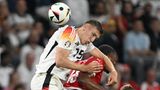 Kam für den gelb-rot gefährdeten Jonathan Tah gegen eine starke Schweizer Mannschaft und hatte noch über 30 Minuten zu überstehen. Der Dortmunder löste die Aufgabe konzentriert und ohne größere Auffälligkeiten. So muss es sein. Außerdem noch eingewechselt: Leroy Sané und Maximilian Beier, die zusätzliche Bewegung in die Offensive brachten
