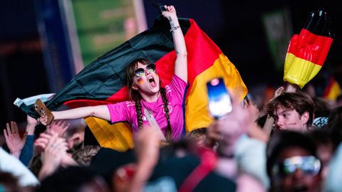 Deutschland-Fans jubeln in Hamburg